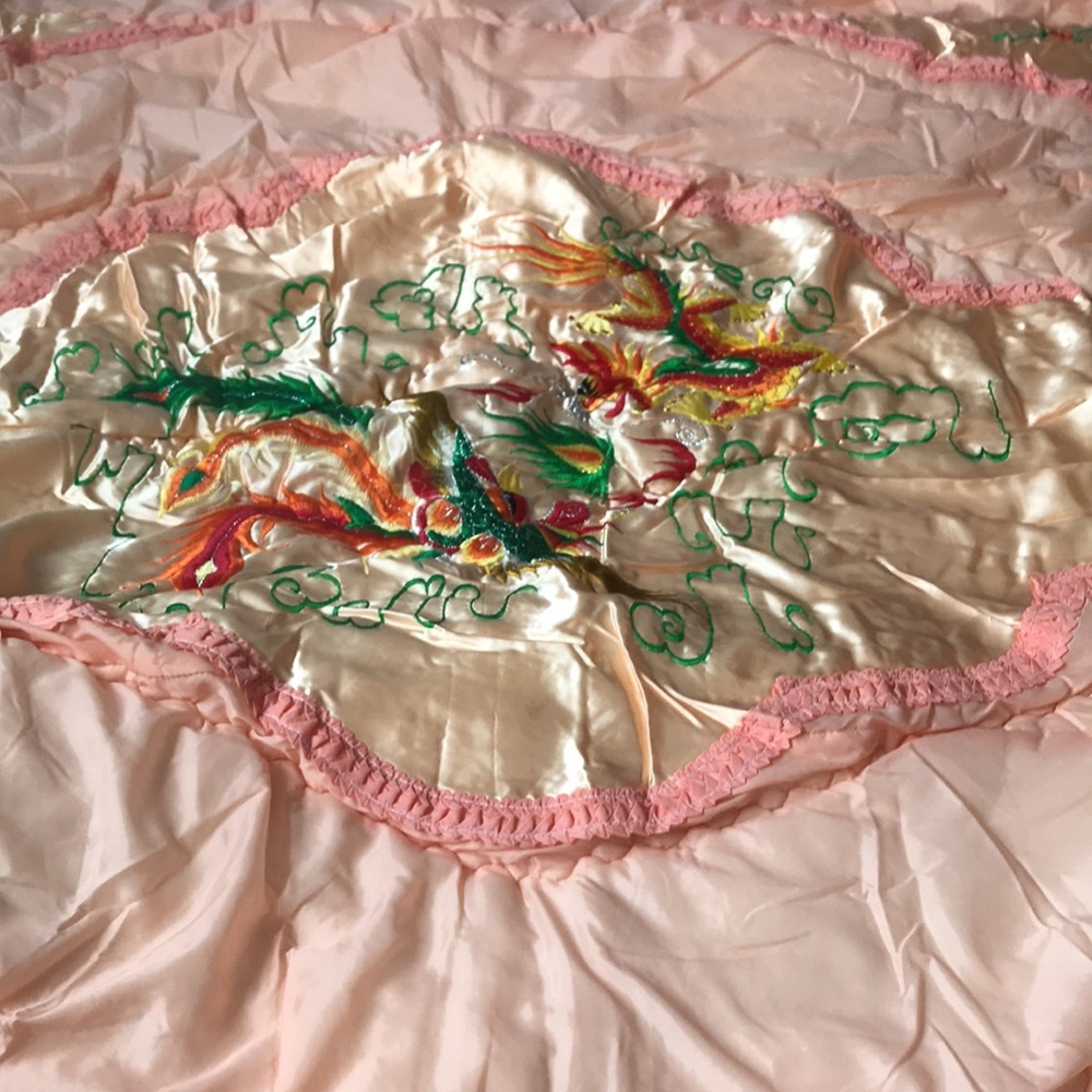 Vintage Embroidery Blanket - Picture 2 of 3